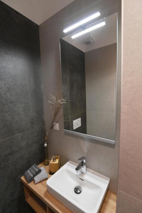Sea View Deluxe Apartment Rijeka Exterior photo