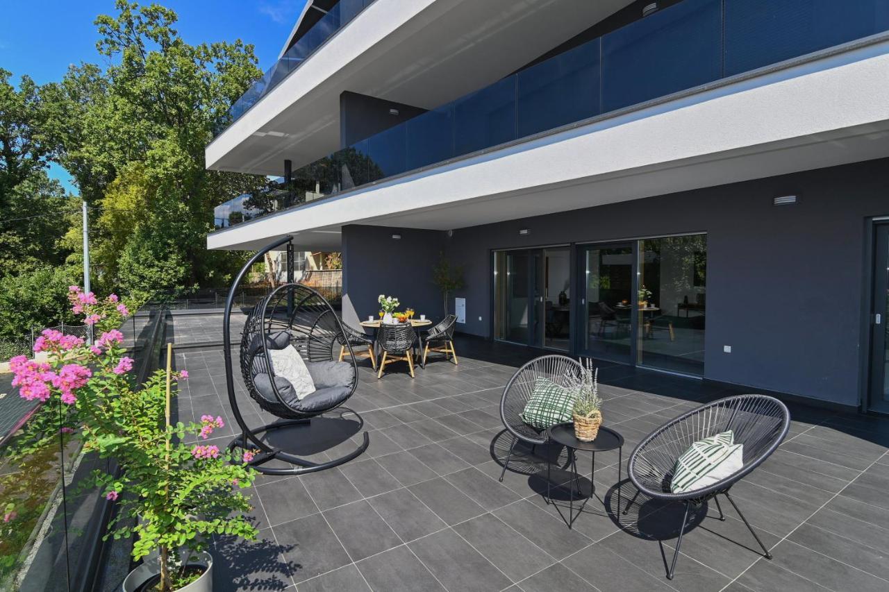 Sea View Deluxe Apartment Rijeka Exterior photo